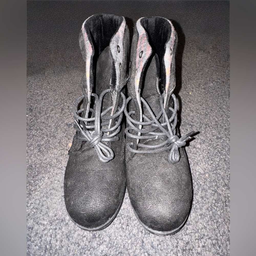 Black Lace-Up Boots with Plaid Lining